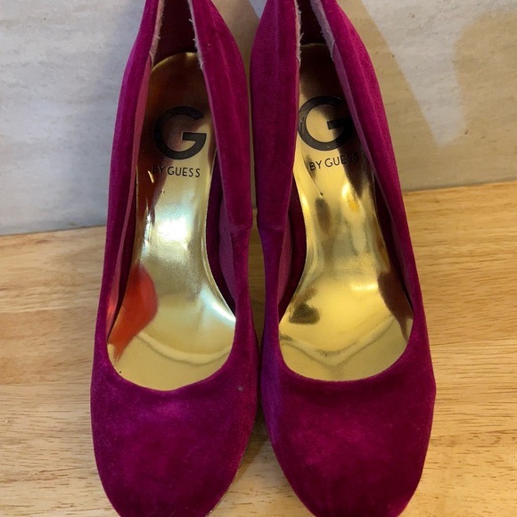 G by Guess Magenta Velour Heels - Picture 1 of 8